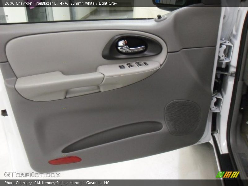 Summit White / Light Gray 2006 Chevrolet TrailBlazer LT 4x4