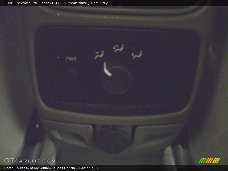Summit White / Light Gray 2006 Chevrolet TrailBlazer LT 4x4