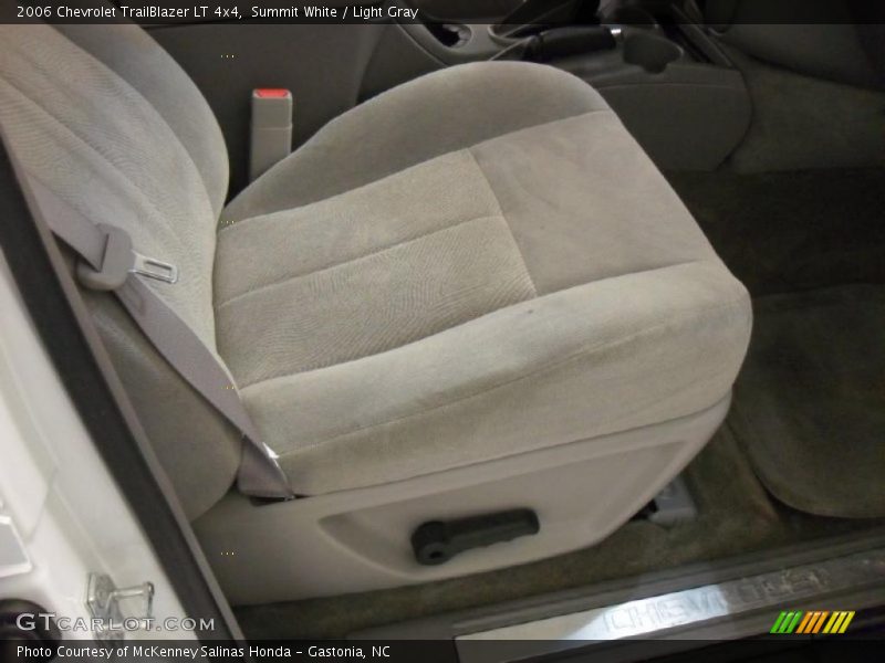 Summit White / Light Gray 2006 Chevrolet TrailBlazer LT 4x4