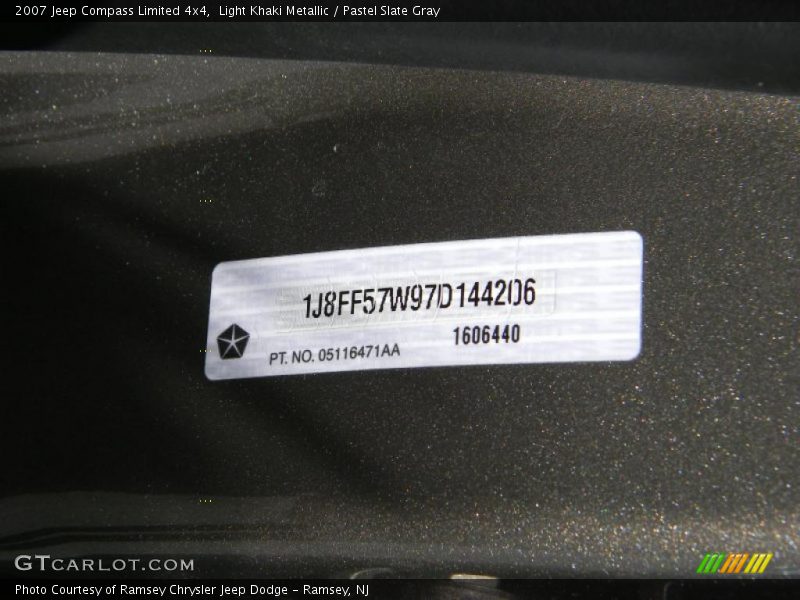 Light Khaki Metallic / Pastel Slate Gray 2007 Jeep Compass Limited 4x4