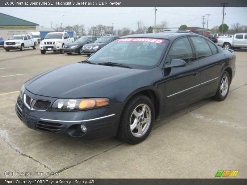 Front 3/4 View of 2000 Bonneville SE