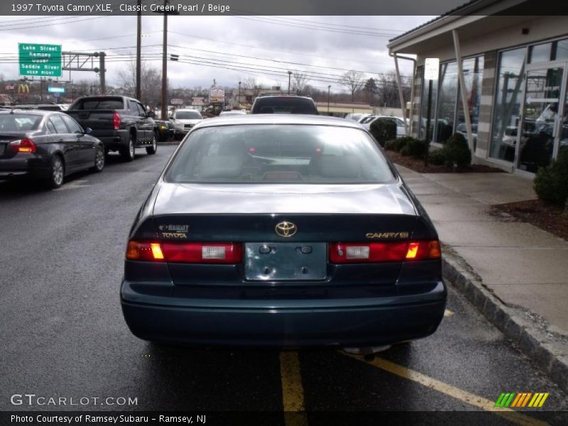 Classic Green Pearl / Beige 1997 Toyota Camry XLE