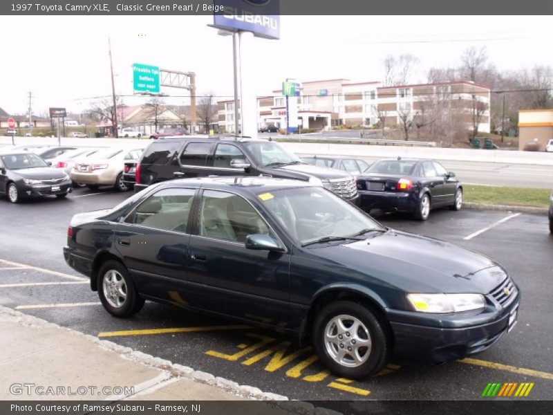 Classic Green Pearl / Beige 1997 Toyota Camry XLE