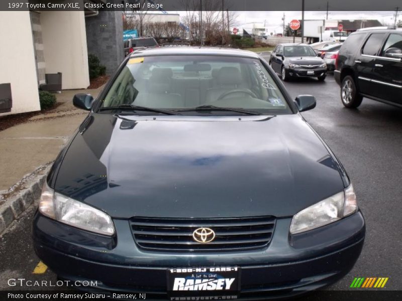 Classic Green Pearl / Beige 1997 Toyota Camry XLE