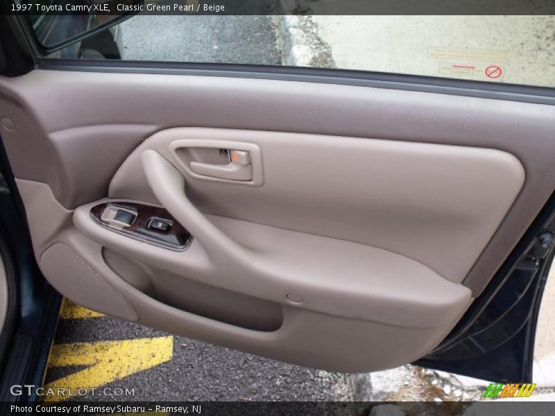 Classic Green Pearl / Beige 1997 Toyota Camry XLE
