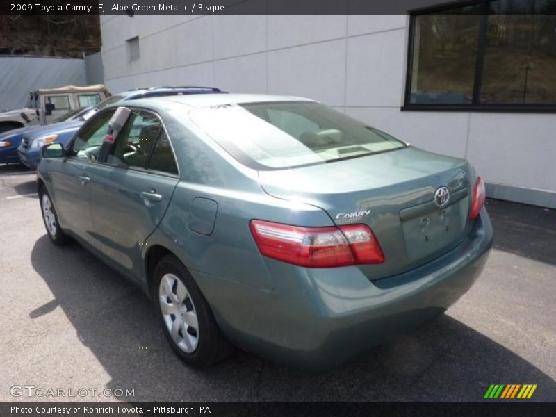 Aloe Green Metallic / Bisque 2009 Toyota Camry LE