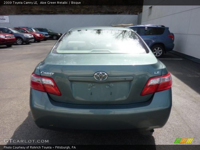 Aloe Green Metallic / Bisque 2009 Toyota Camry LE