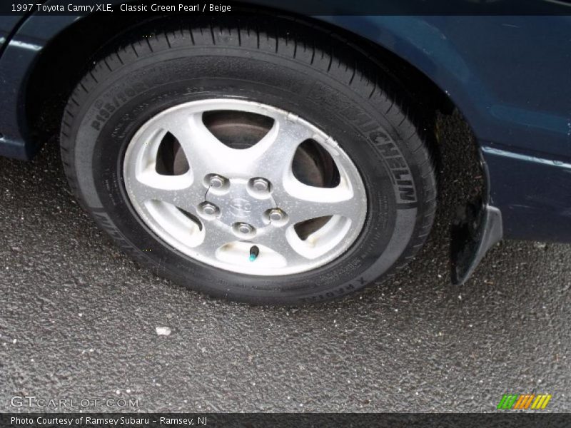 Classic Green Pearl / Beige 1997 Toyota Camry XLE