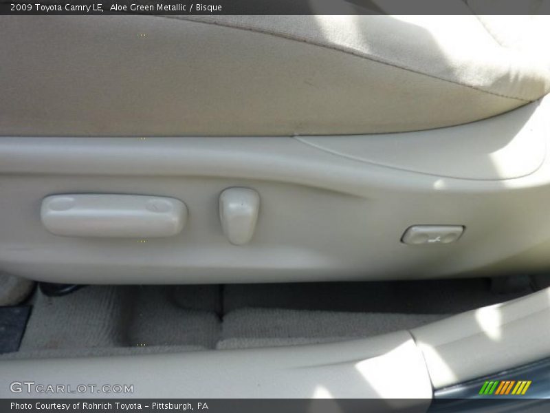 Aloe Green Metallic / Bisque 2009 Toyota Camry LE