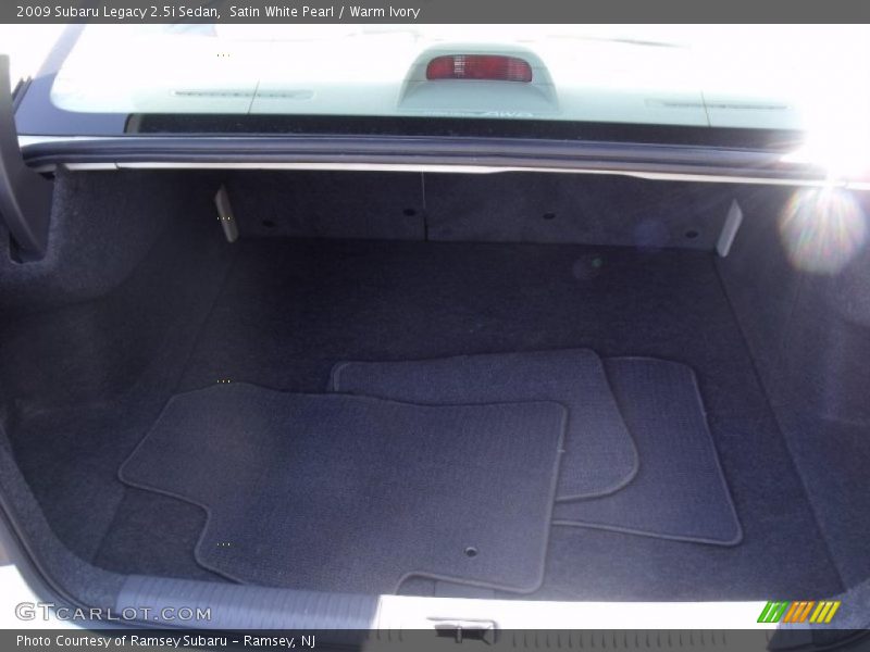 Satin White Pearl / Warm Ivory 2009 Subaru Legacy 2.5i Sedan