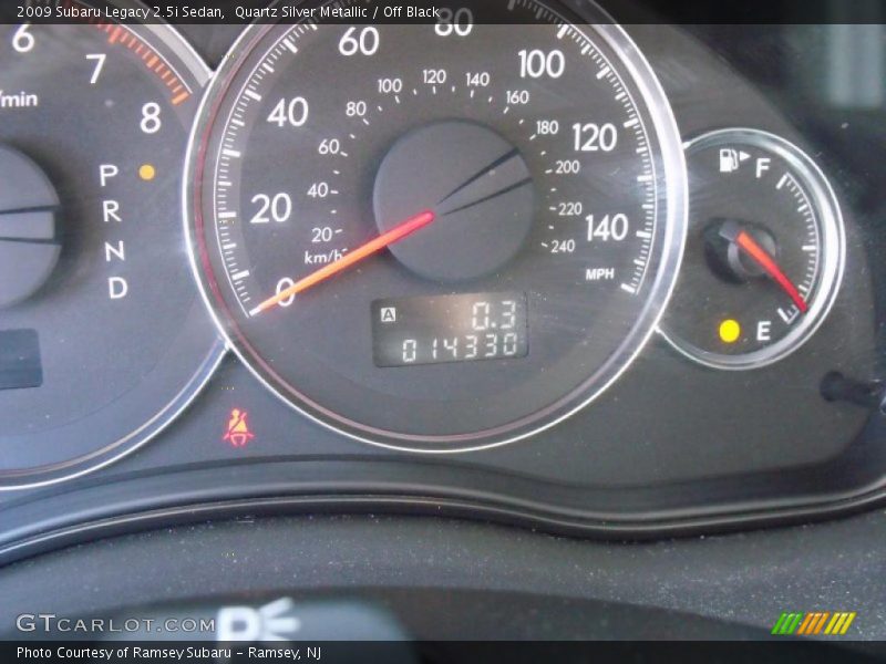 Quartz Silver Metallic / Off Black 2009 Subaru Legacy 2.5i Sedan