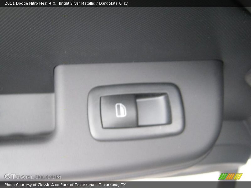 Bright Silver Metallic / Dark Slate Gray 2011 Dodge Nitro Heat 4.0