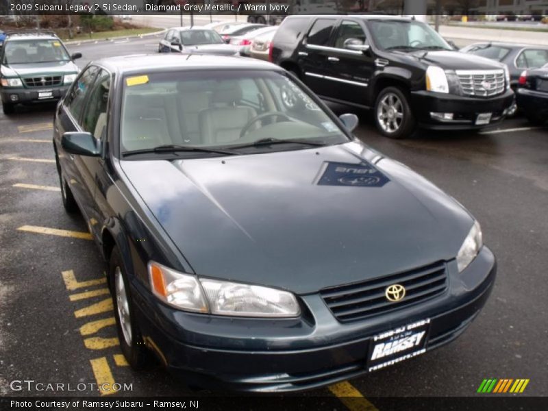 Diamond Gray Metallic / Warm Ivory 2009 Subaru Legacy 2.5i Sedan