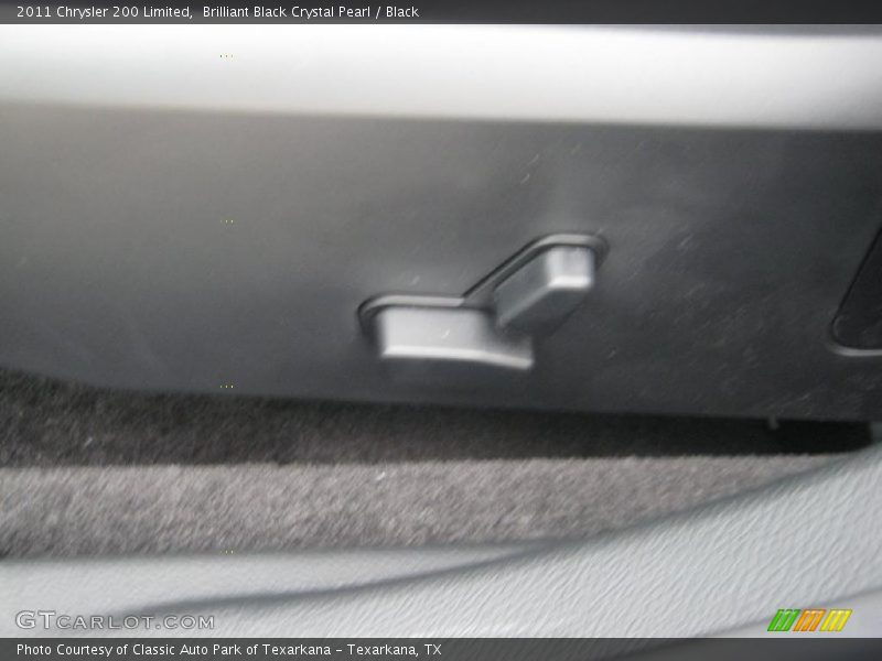 Brilliant Black Crystal Pearl / Black 2011 Chrysler 200 Limited