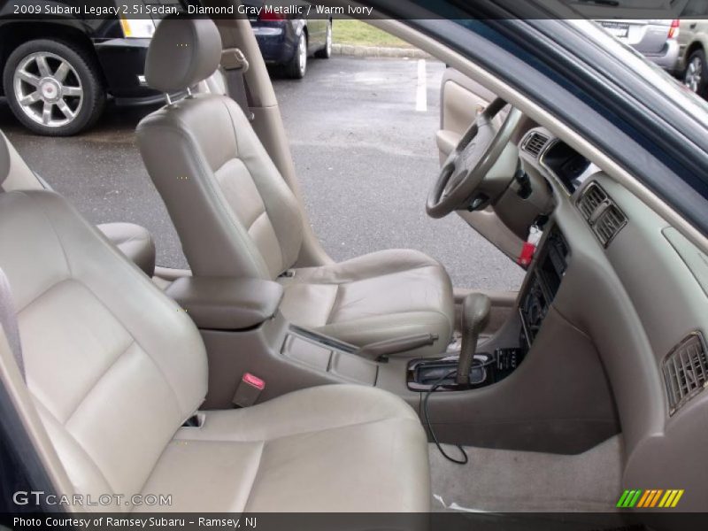 Diamond Gray Metallic / Warm Ivory 2009 Subaru Legacy 2.5i Sedan