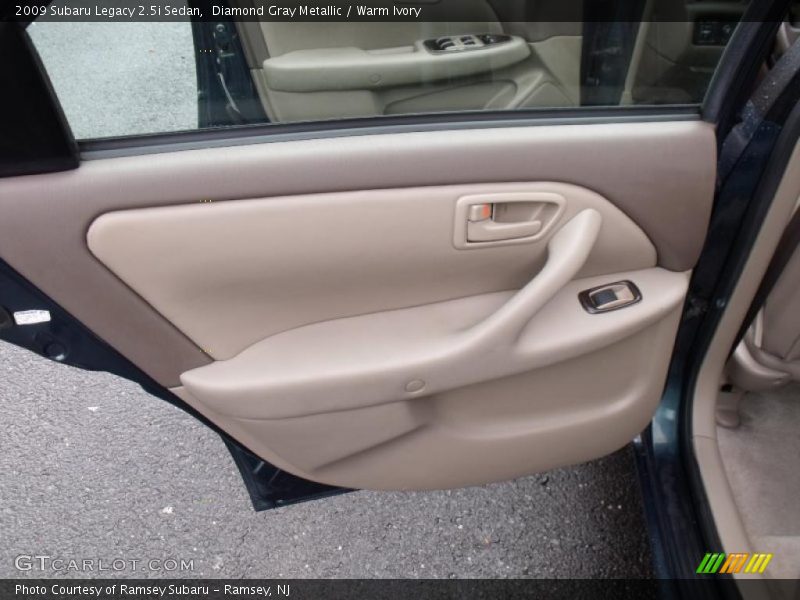 Diamond Gray Metallic / Warm Ivory 2009 Subaru Legacy 2.5i Sedan