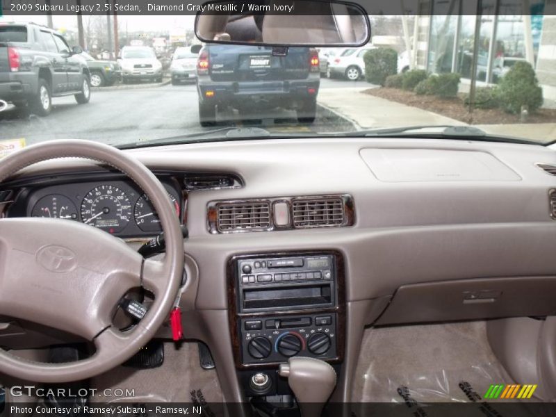 Diamond Gray Metallic / Warm Ivory 2009 Subaru Legacy 2.5i Sedan