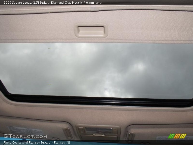 Diamond Gray Metallic / Warm Ivory 2009 Subaru Legacy 2.5i Sedan
