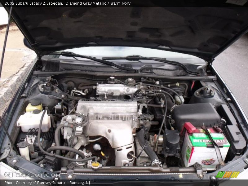 Diamond Gray Metallic / Warm Ivory 2009 Subaru Legacy 2.5i Sedan