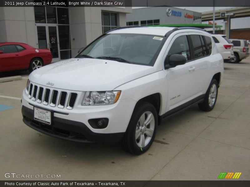 Bright White / Dark Slate Gray 2011 Jeep Compass 2.4 Latitude