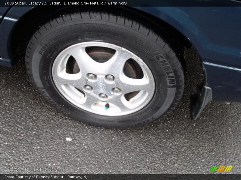 Diamond Gray Metallic / Warm Ivory 2009 Subaru Legacy 2.5i Sedan