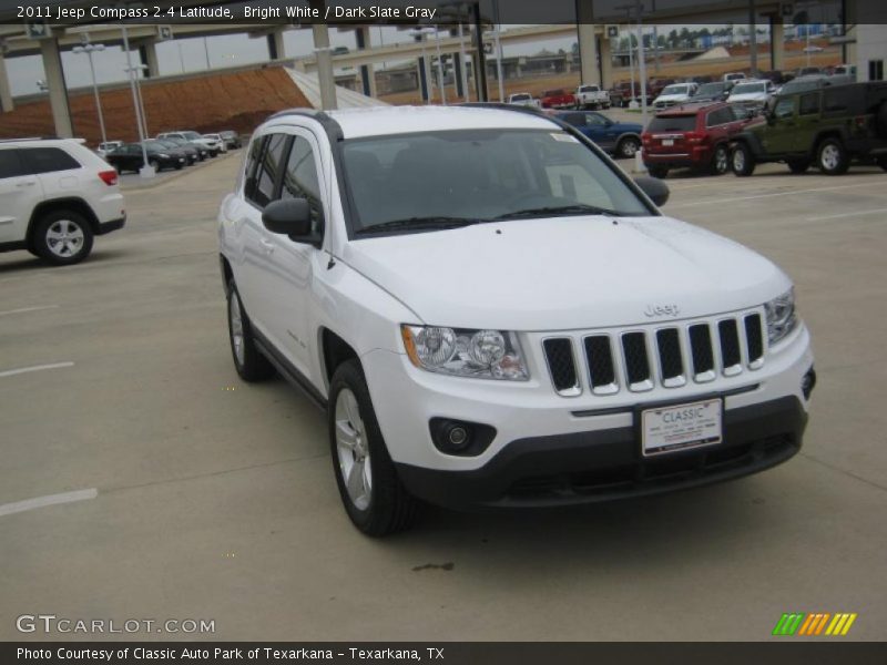 Bright White / Dark Slate Gray 2011 Jeep Compass 2.4 Latitude