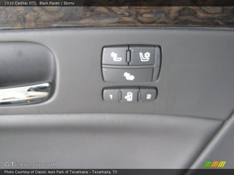 Black Raven / Ebony 2010 Cadillac DTS