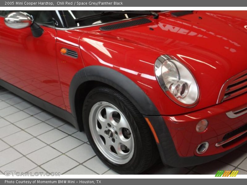 Chili Red / Space Grey/Panther Black 2005 Mini Cooper Hardtop