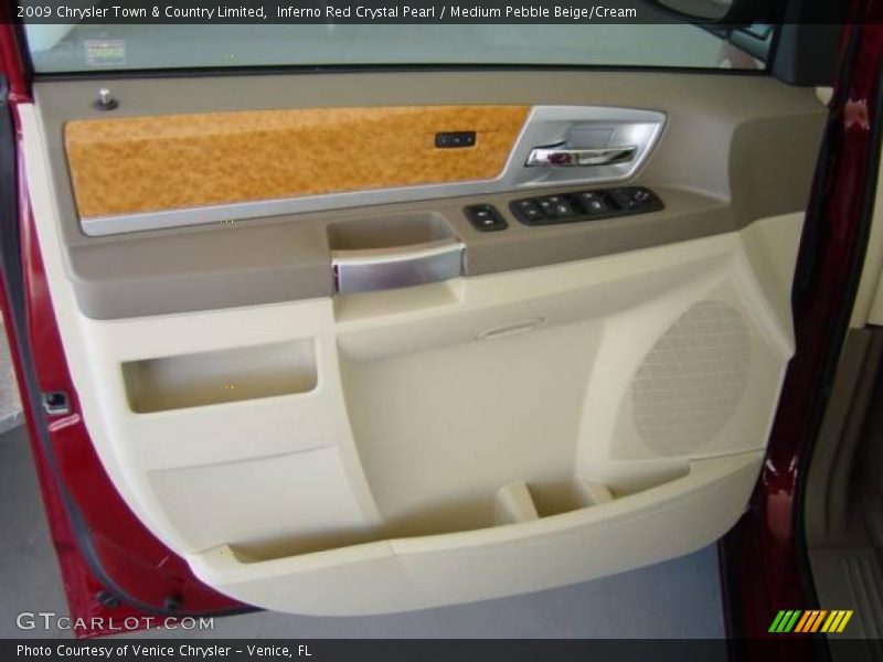 Inferno Red Crystal Pearl / Medium Pebble Beige/Cream 2009 Chrysler Town & Country Limited