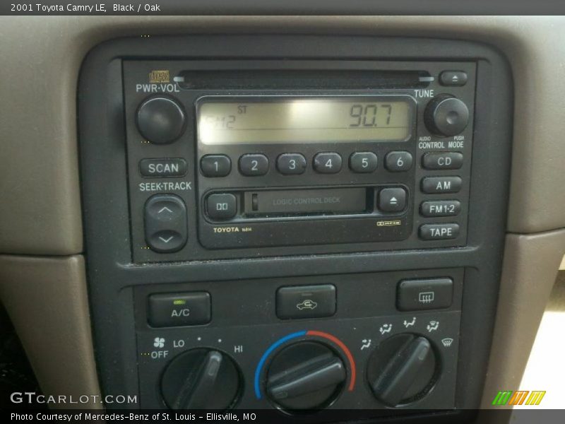 Black / Oak 2001 Toyota Camry LE