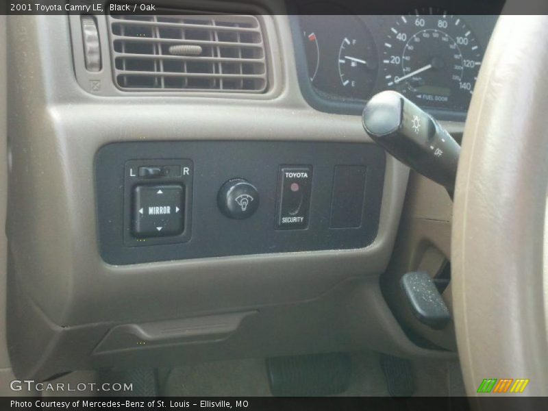 Black / Oak 2001 Toyota Camry LE