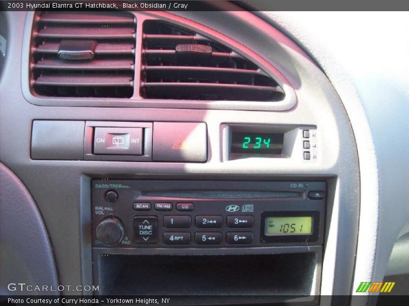 Controls of 2003 Elantra GT Hatchback