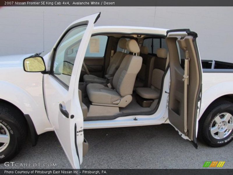  2007 Frontier SE King Cab 4x4 Desert Interior