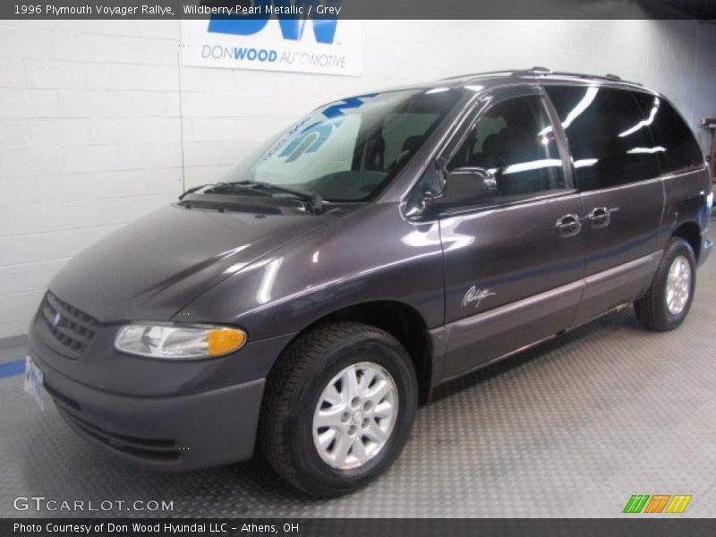 Wildberry Pearl Metallic / Grey 1996 Plymouth Voyager Rallye