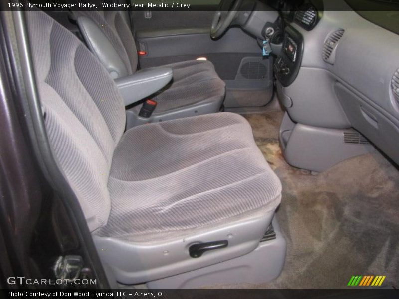 Wildberry Pearl Metallic / Grey 1996 Plymouth Voyager Rallye