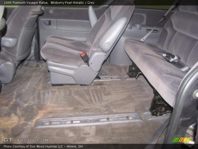 Wildberry Pearl Metallic / Grey 1996 Plymouth Voyager Rallye