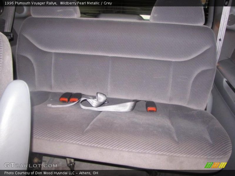 Wildberry Pearl Metallic / Grey 1996 Plymouth Voyager Rallye