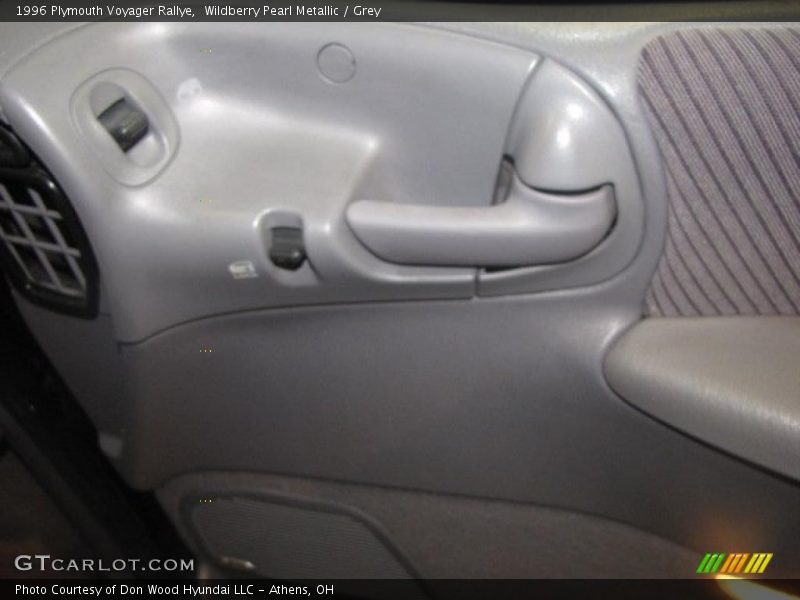 Wildberry Pearl Metallic / Grey 1996 Plymouth Voyager Rallye