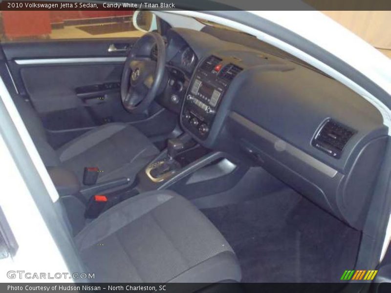 Candy White / Titan Black 2010 Volkswagen Jetta S Sedan