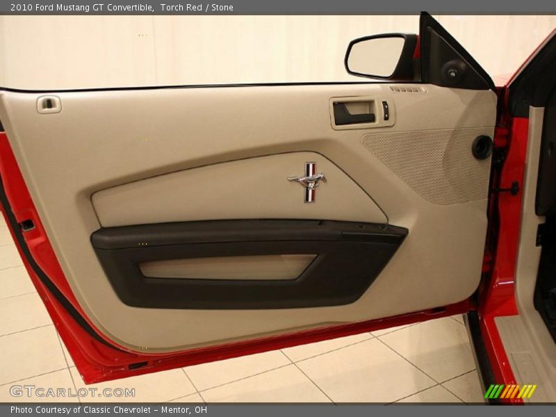 Door Panel of 2010 Mustang GT Convertible