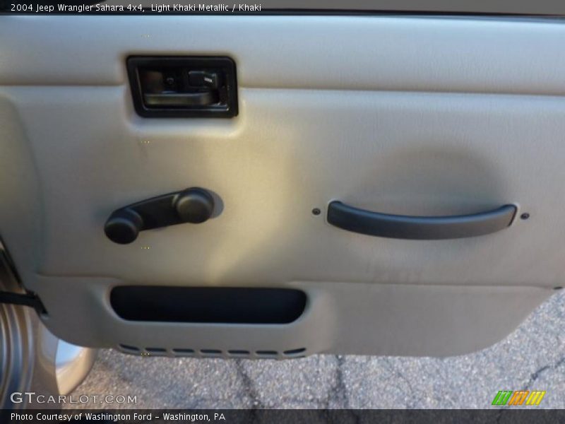 Light Khaki Metallic / Khaki 2004 Jeep Wrangler Sahara 4x4