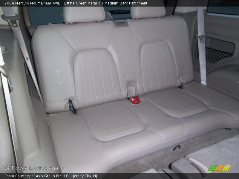 Estate Green Metallic / Medium Dark Parchment 2004 Mercury Mountaineer AWD