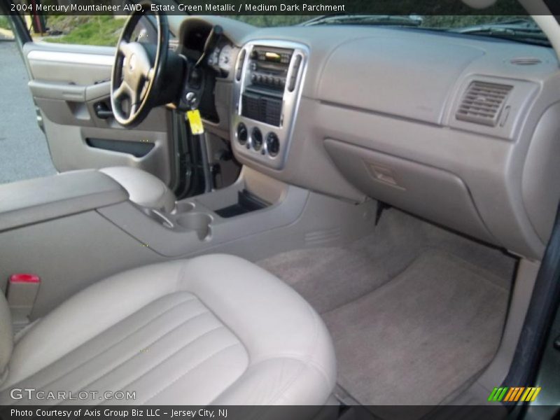 Estate Green Metallic / Medium Dark Parchment 2004 Mercury Mountaineer AWD