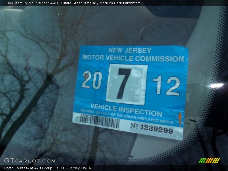 Estate Green Metallic / Medium Dark Parchment 2004 Mercury Mountaineer AWD