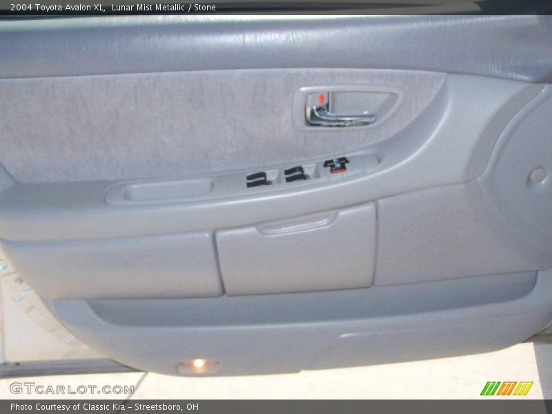 Lunar Mist Metallic / Stone 2004 Toyota Avalon XL