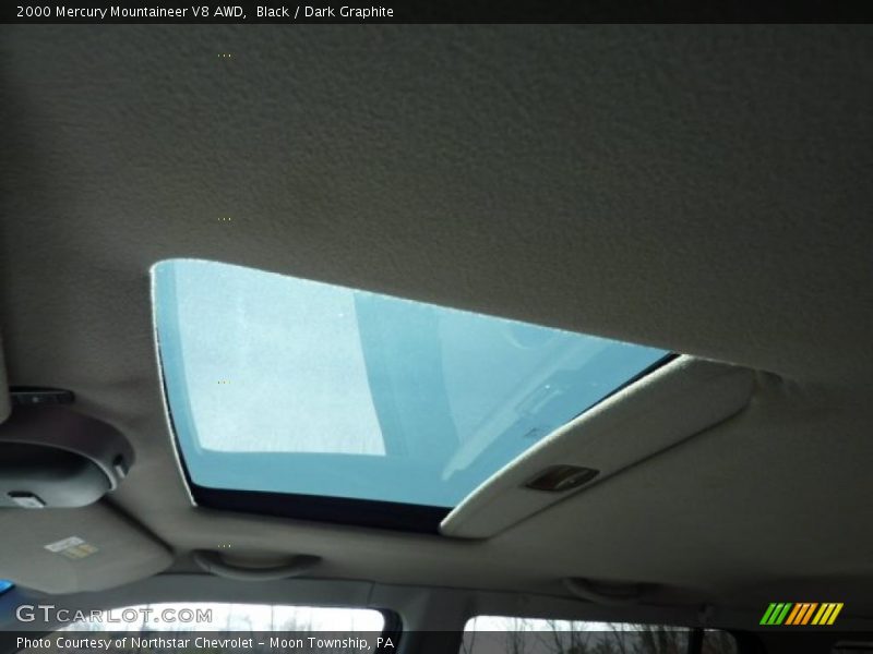 Black / Dark Graphite 2000 Mercury Mountaineer V8 AWD
