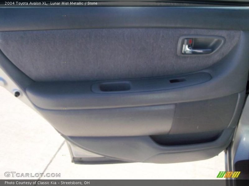 Lunar Mist Metallic / Stone 2004 Toyota Avalon XL