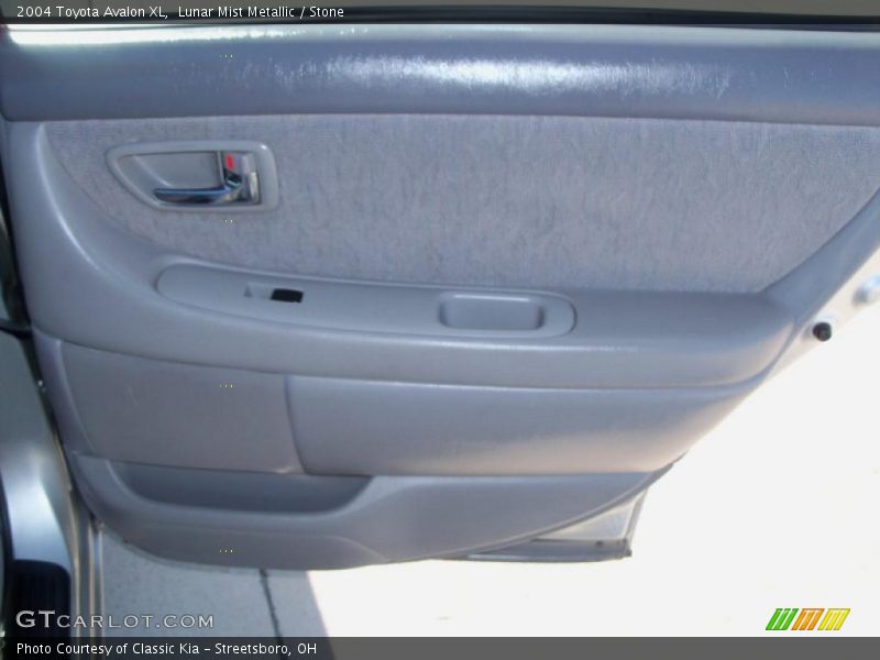 Lunar Mist Metallic / Stone 2004 Toyota Avalon XL
