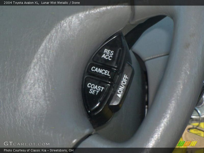 Lunar Mist Metallic / Stone 2004 Toyota Avalon XL
