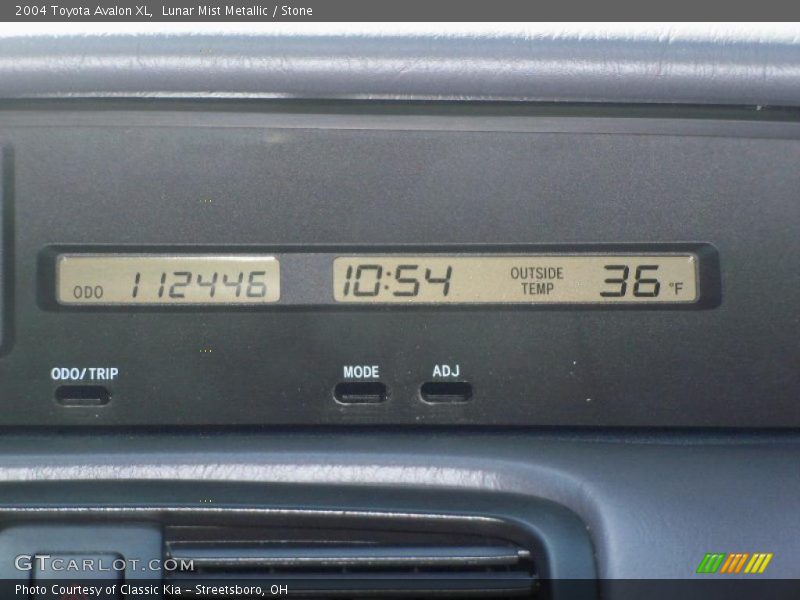 Lunar Mist Metallic / Stone 2004 Toyota Avalon XL